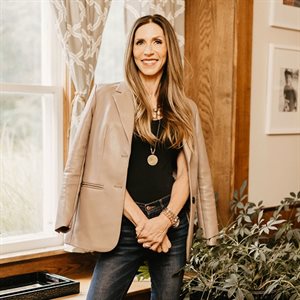 Suzanna Dutro